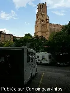 aire camping aire parking de la cathedrale