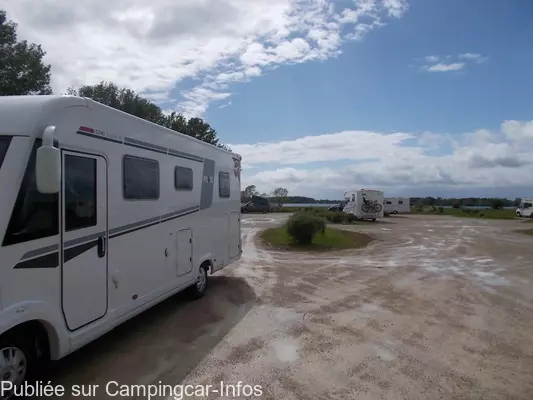 aire camping aire radonvilliers parking vi
