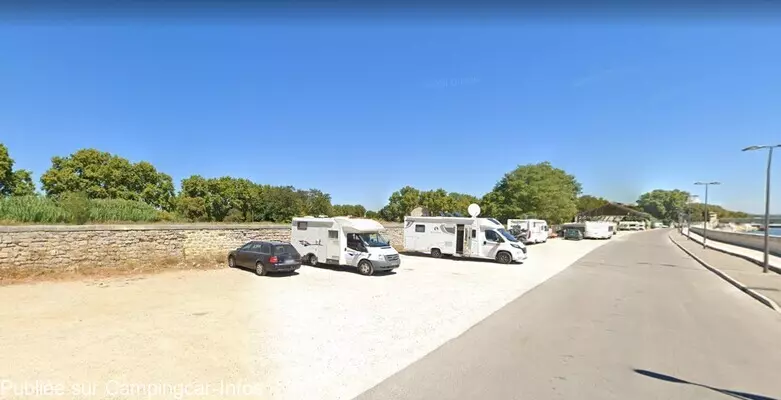 aire camping aire arles