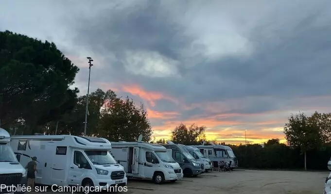 aire camping aire autocaravaning park roses