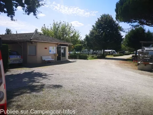 aire camping aire camping les berges du lot