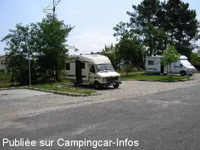 aire camping aire casteljaloux