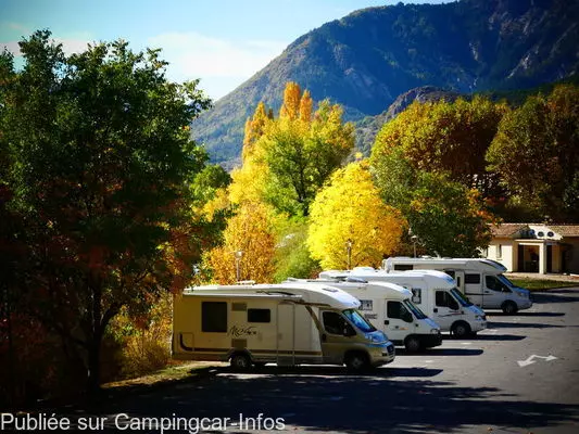 aire camping aire castellane parking la boudousque