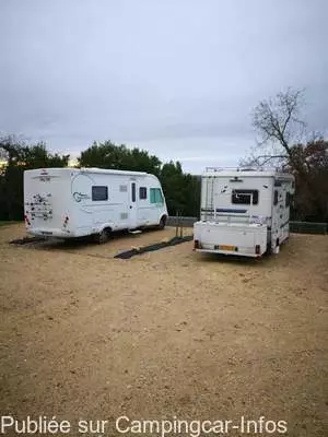 aire camping aire chateau guillotin