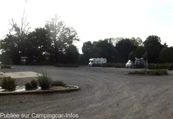 aire camping aire lathus saint remy