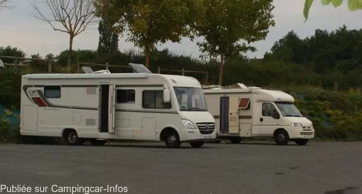aire camping aire martel parking monty
