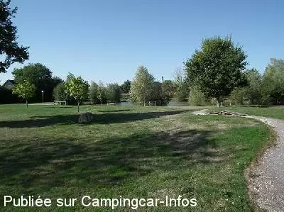 aire camping aire neuillay les bois