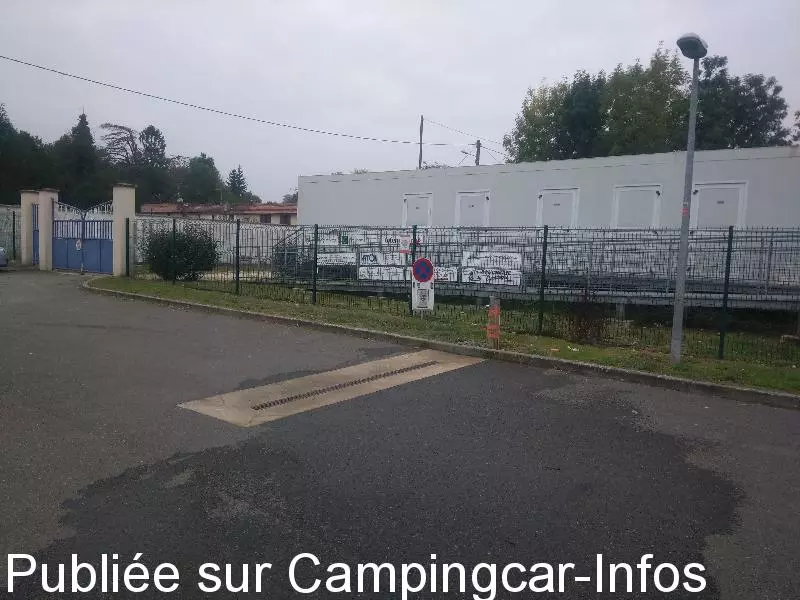 aire camping aire nogent le roi