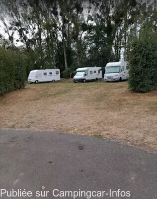 aire camping aire saint amand montrond