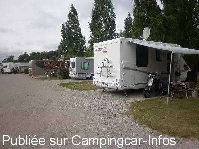 aire camping aire villecomtal